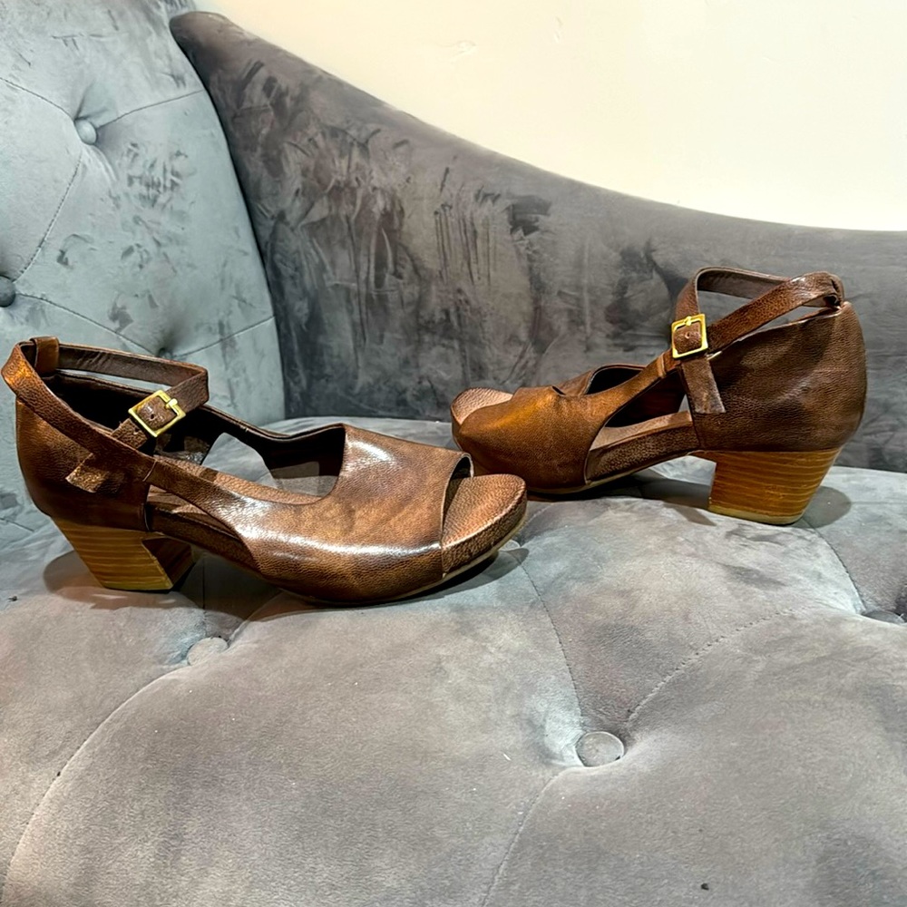 Like New Antelope Heels or Sandals Size 39 in a Pretty Brown Leather.